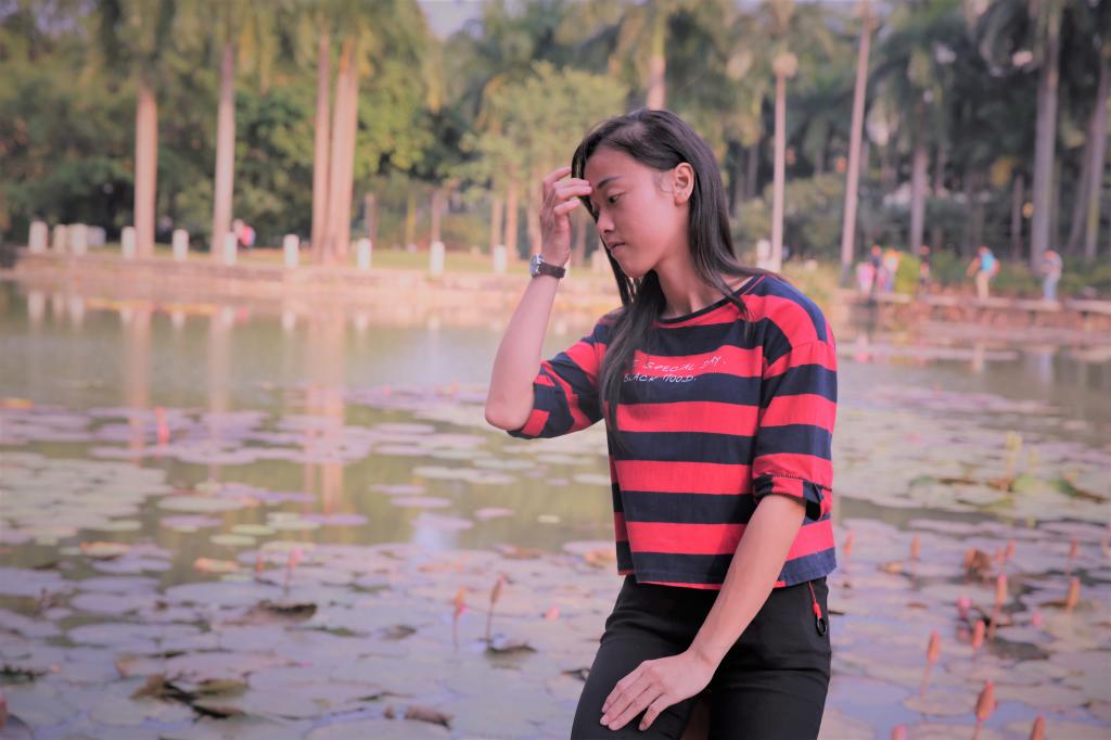 钟红 女 汉族 共青团员 17级体育运营与管理2班现任校学生会纪检部副部长,本人性格开朗,乐于助人,在工作上积极负责,团结合作,在生活上热爱集体,尊敬师长,关心朋友。座右铭:路在前方,坚持自己选择的方向。