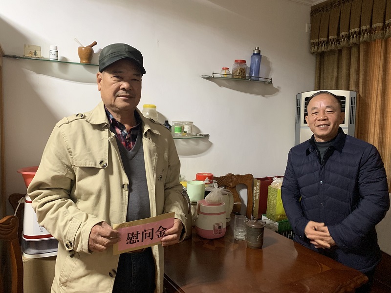 覃杨彬副校长慰问吴先国老师