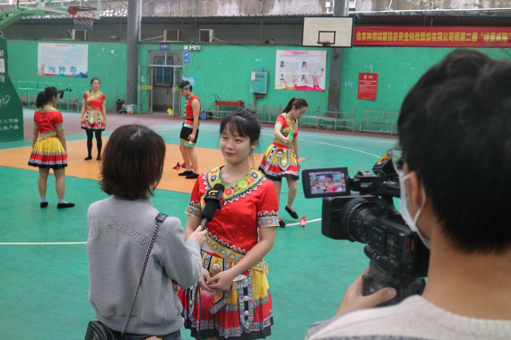 广西电视台采访我校刻苦训练的学生